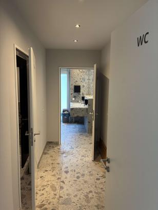 Weg zum WC Weg zum WC