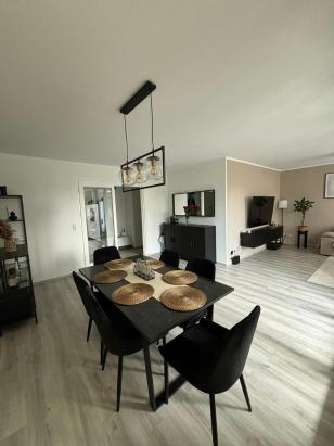 Wohnzimmer (Beispiel) Wohnzimmer (Beispiel)